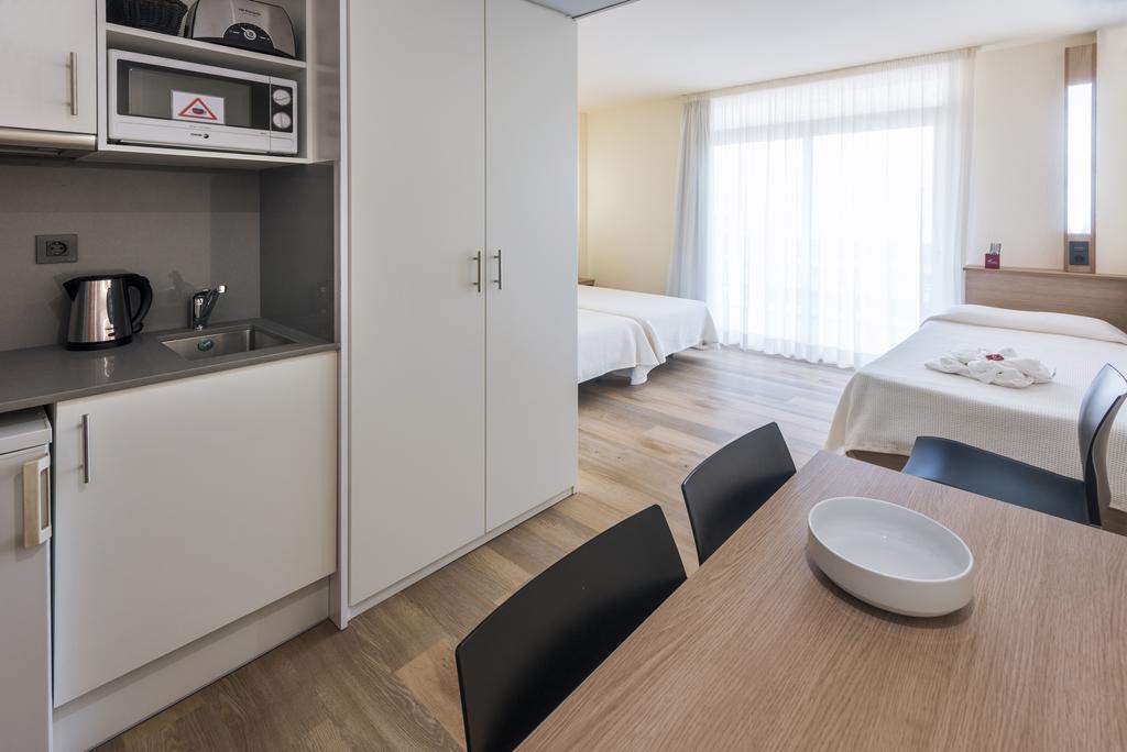 Aparthotel Marinada Salou Buitenkant foto
