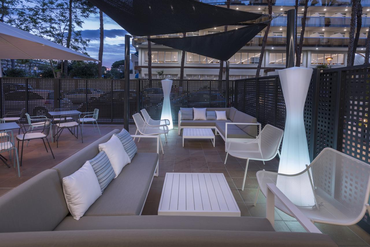 Aparthotel Marinada Salou Buitenkant foto